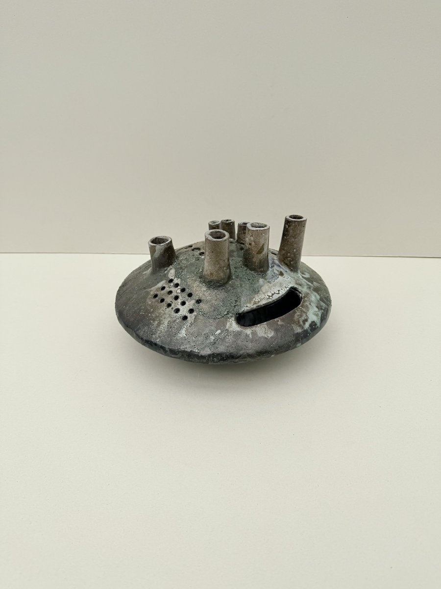Vase pique-fleurs en céramique signée, 1960  -photo-2