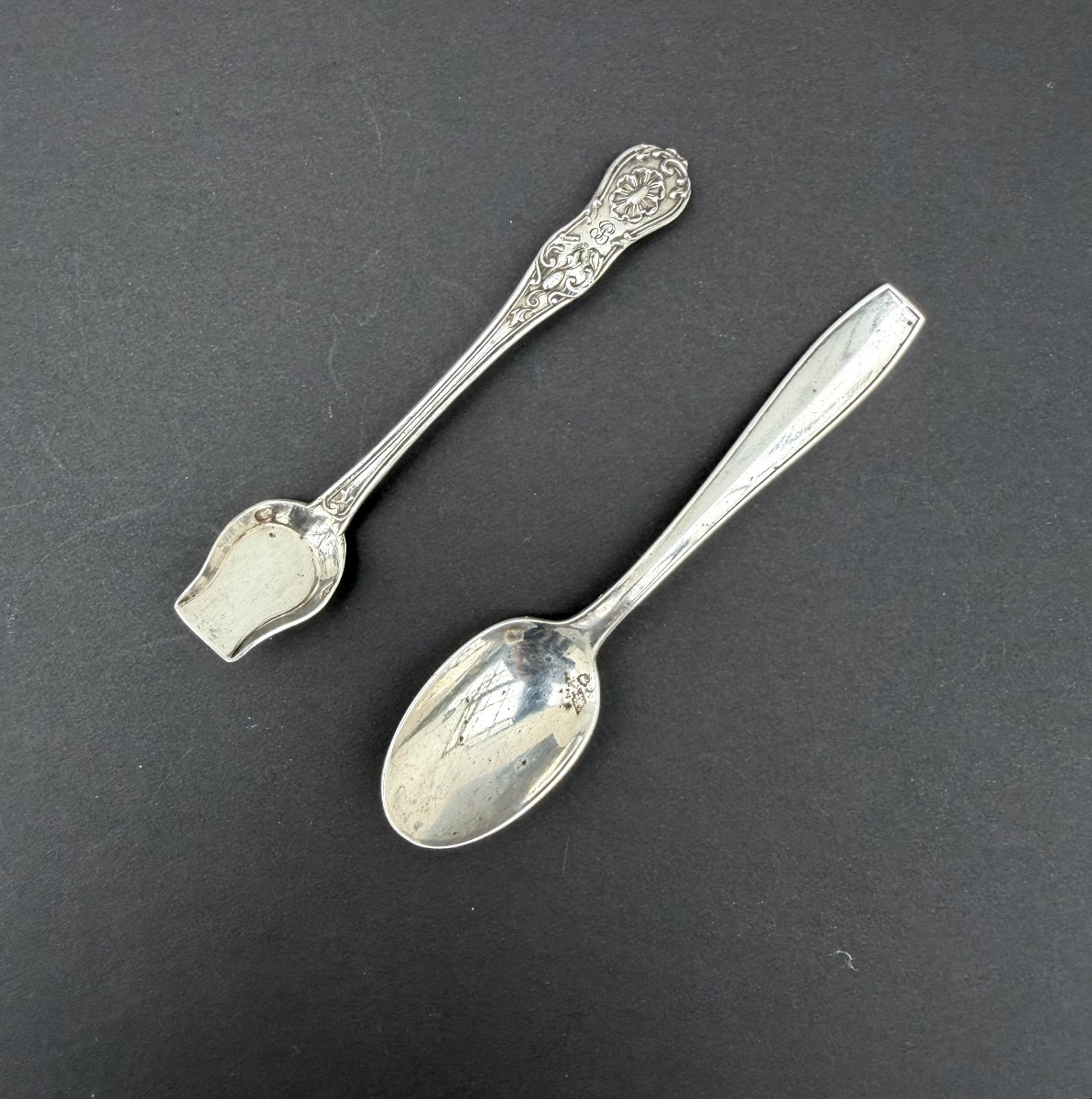 Deux cuillères en Argent massif 