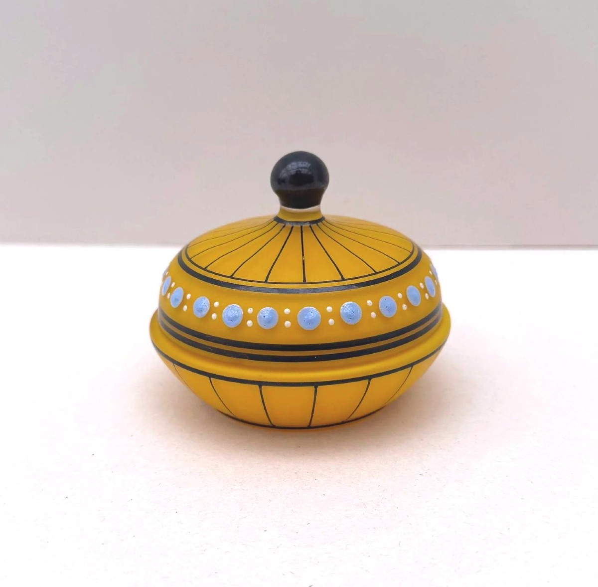 Boite en verre émaillé Art Déco, France 1930  
