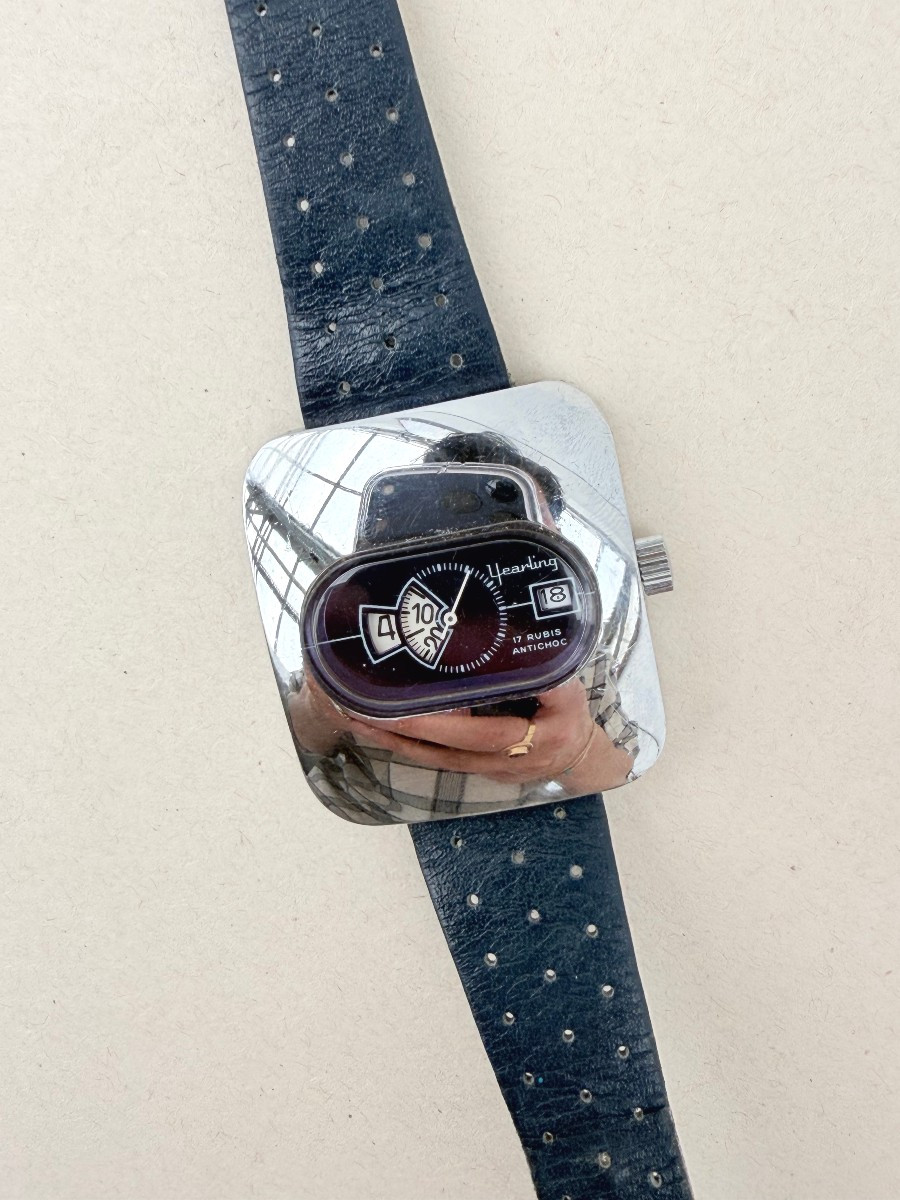 Montre mécanique de YEARLING avec dateur, 1970  