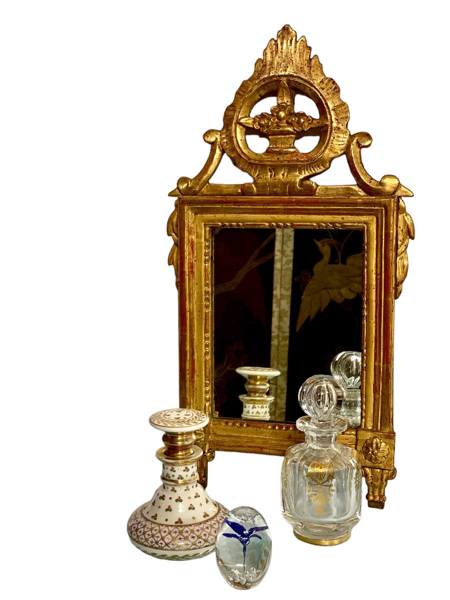 18th Century French Louis XVI Petite Gilded Mirror-photo-1
