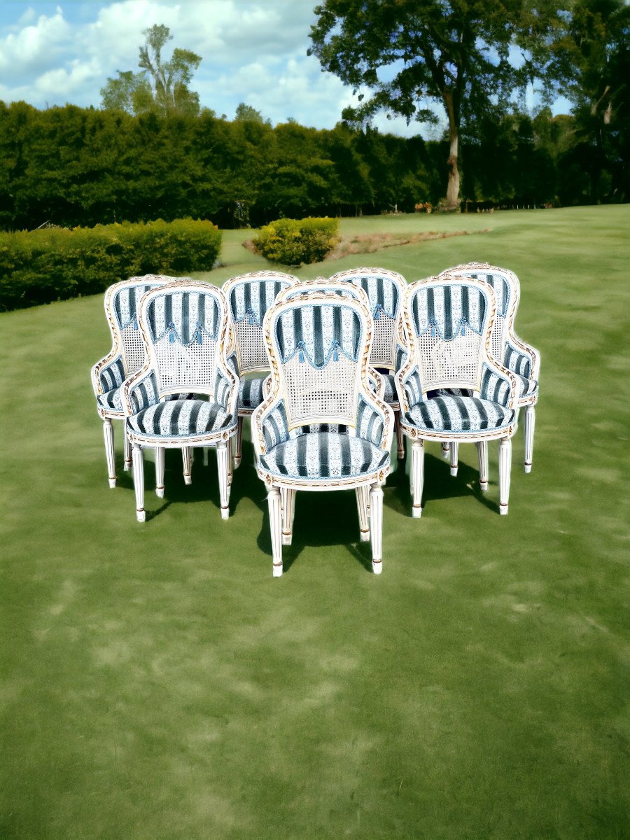 Suite de Huit Fauteuils de Salle à Manger à Dossiers Canés de Style Louis XVI -photo-4