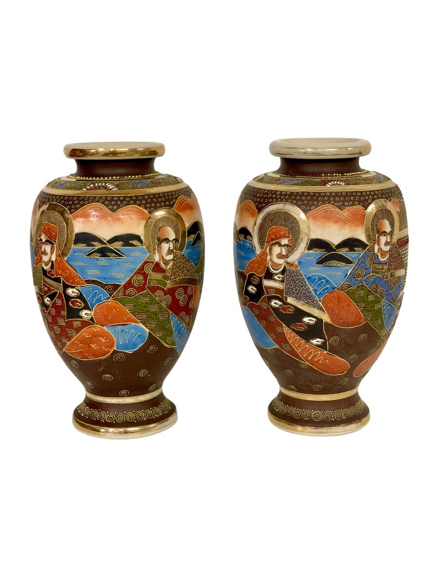 Pair Of Japanese Satsuma 'moriage' Vases With 'immortals' Design-photo-3