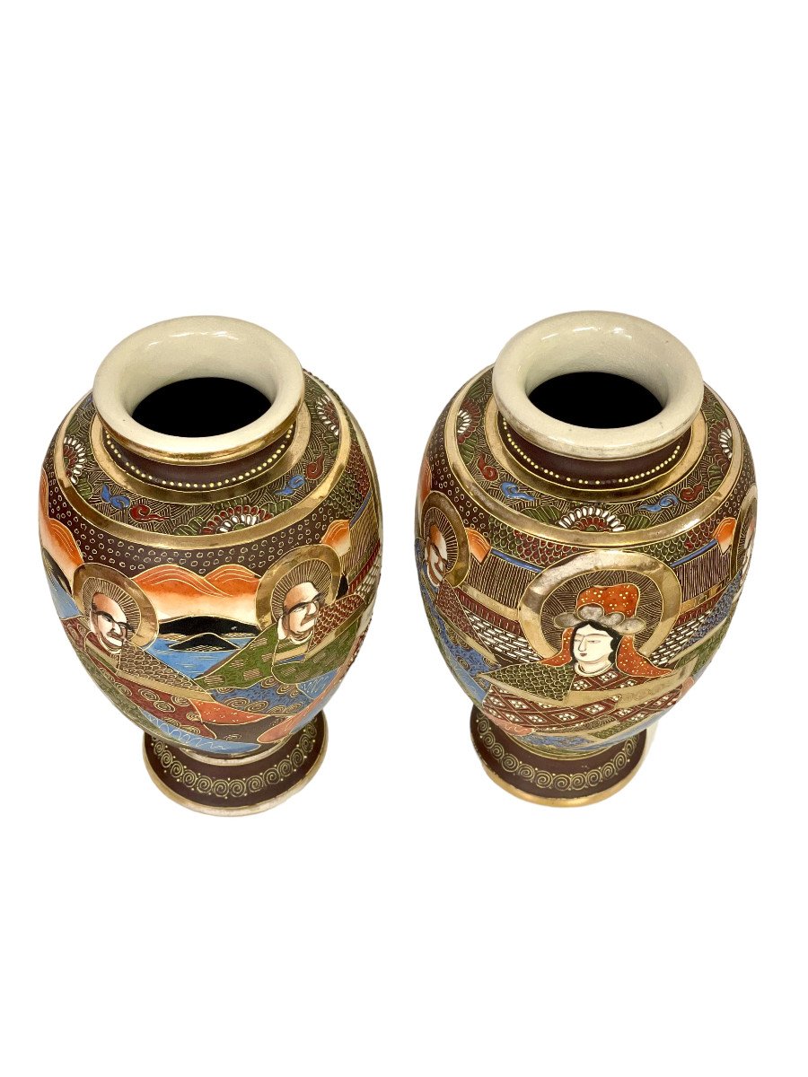Pair Of Japanese Satsuma 'moriage' Vases With 'immortals' Design-photo-3