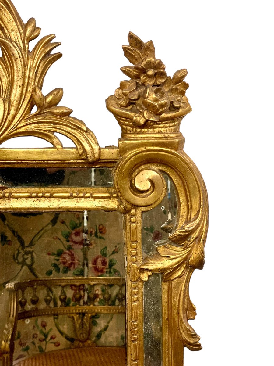 Miroir à Parecloses d'Epoque Louis XVI en Bois Doré avec écusson Orné-photo-6