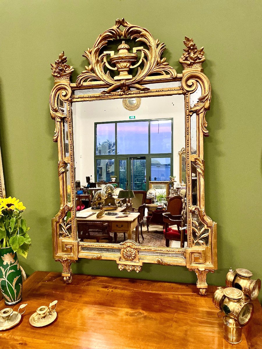 Miroir à Parecloses d'Epoque Louis XVI en Bois Doré avec écusson Orné-photo-7