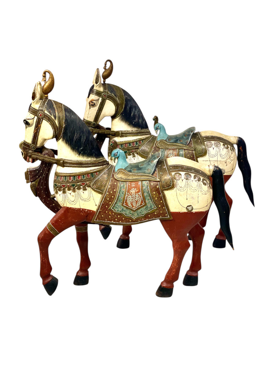 Paire de Grands Chevaux Indiens Peints à la Main avec Selles de Paon-photo-3