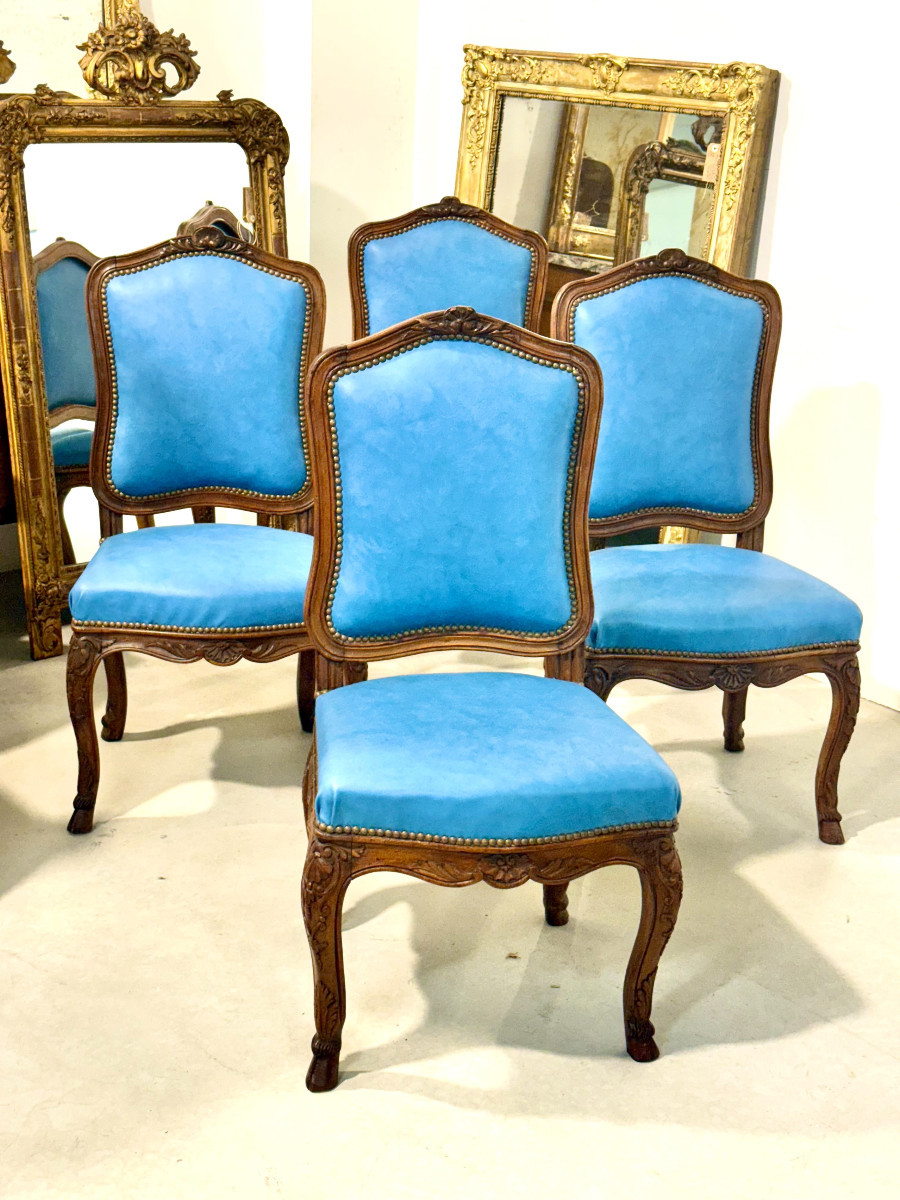 Ensemble de quatre chaises Louis XV françaises du XIXe siècle en noyer avec cuir bleu ciel-photo-2