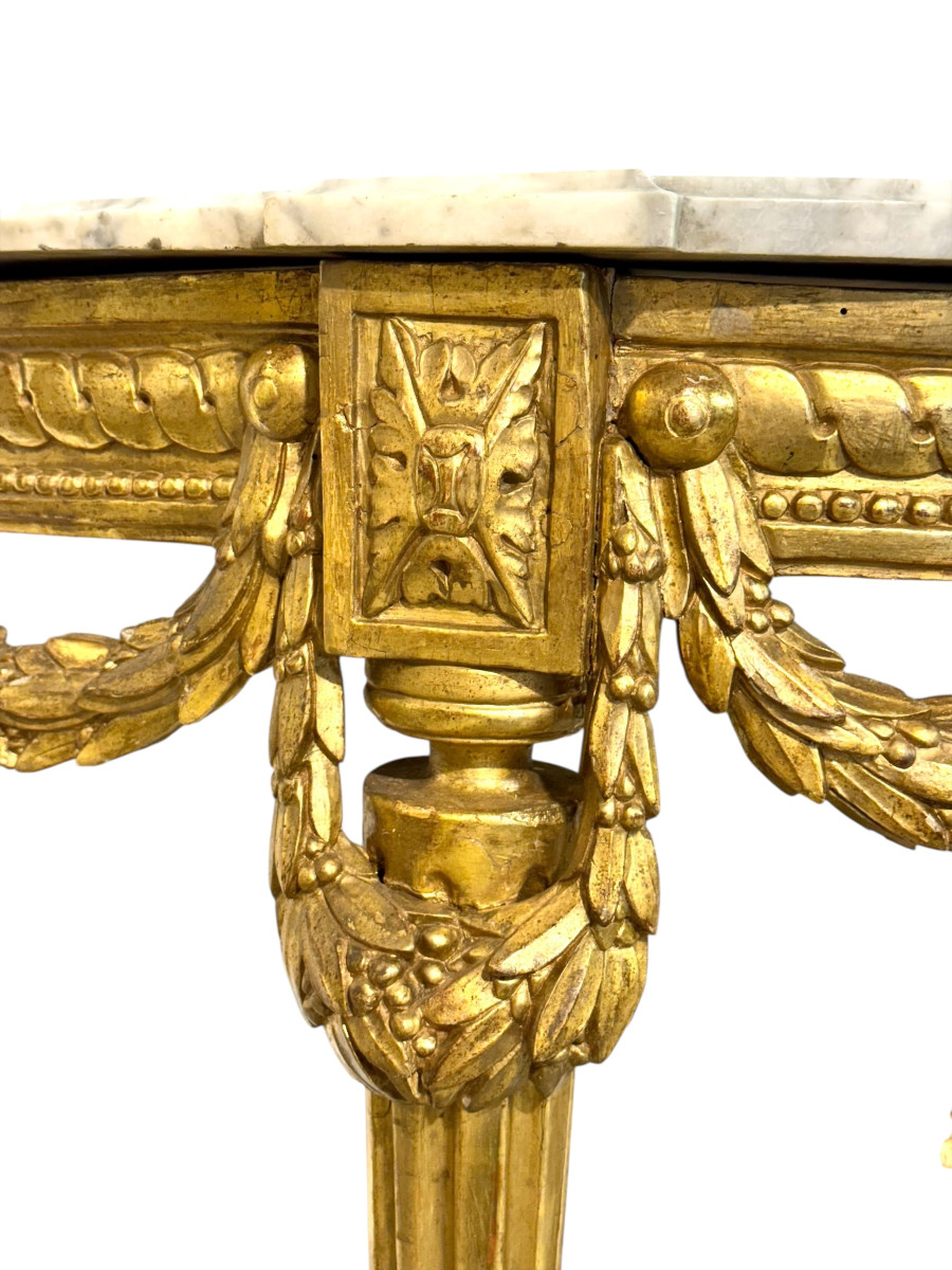 Console demi-lune Louis XVI du XIXe siècle en bois doré avec plateau en marbre de Carrare-photo-1