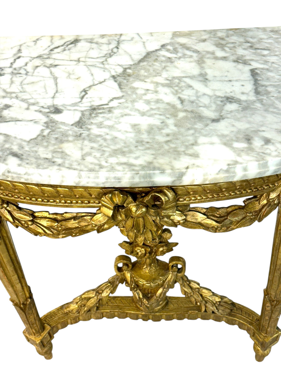 Console demi-lune Louis XVI du XIXe siècle en bois doré avec plateau en marbre de Carrare-photo-8