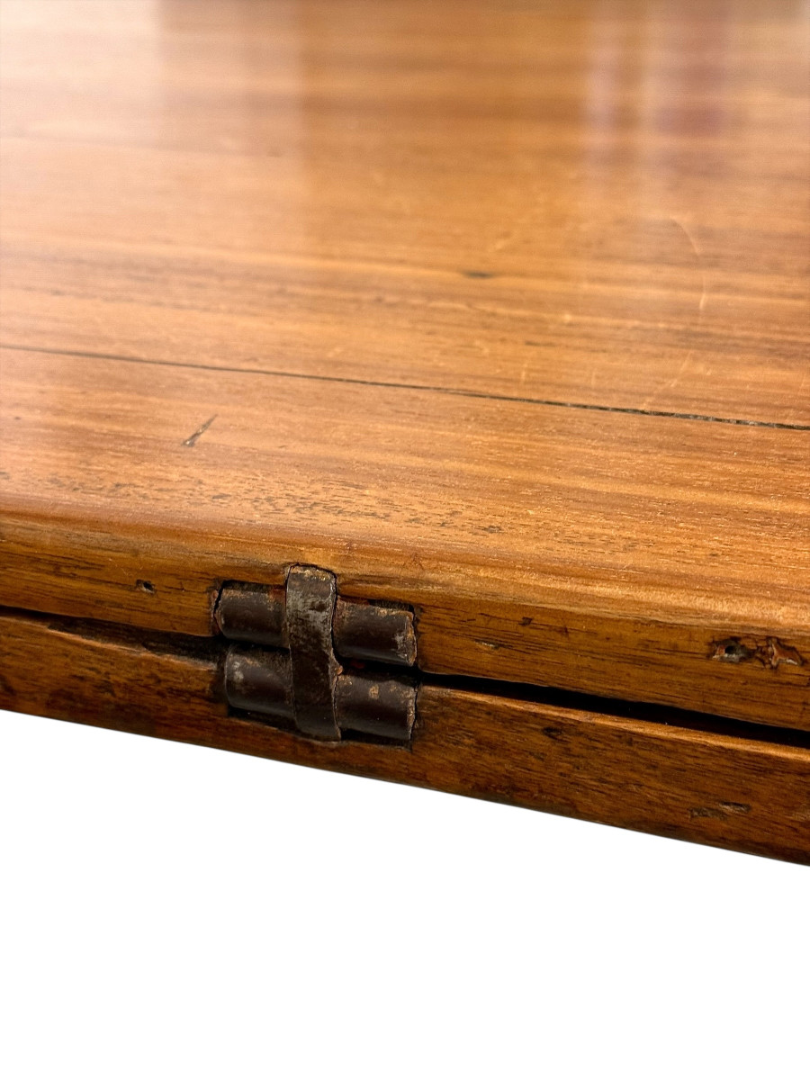 18th Century Louis XVI Walnut Table With Fluted Carvings-photo-7