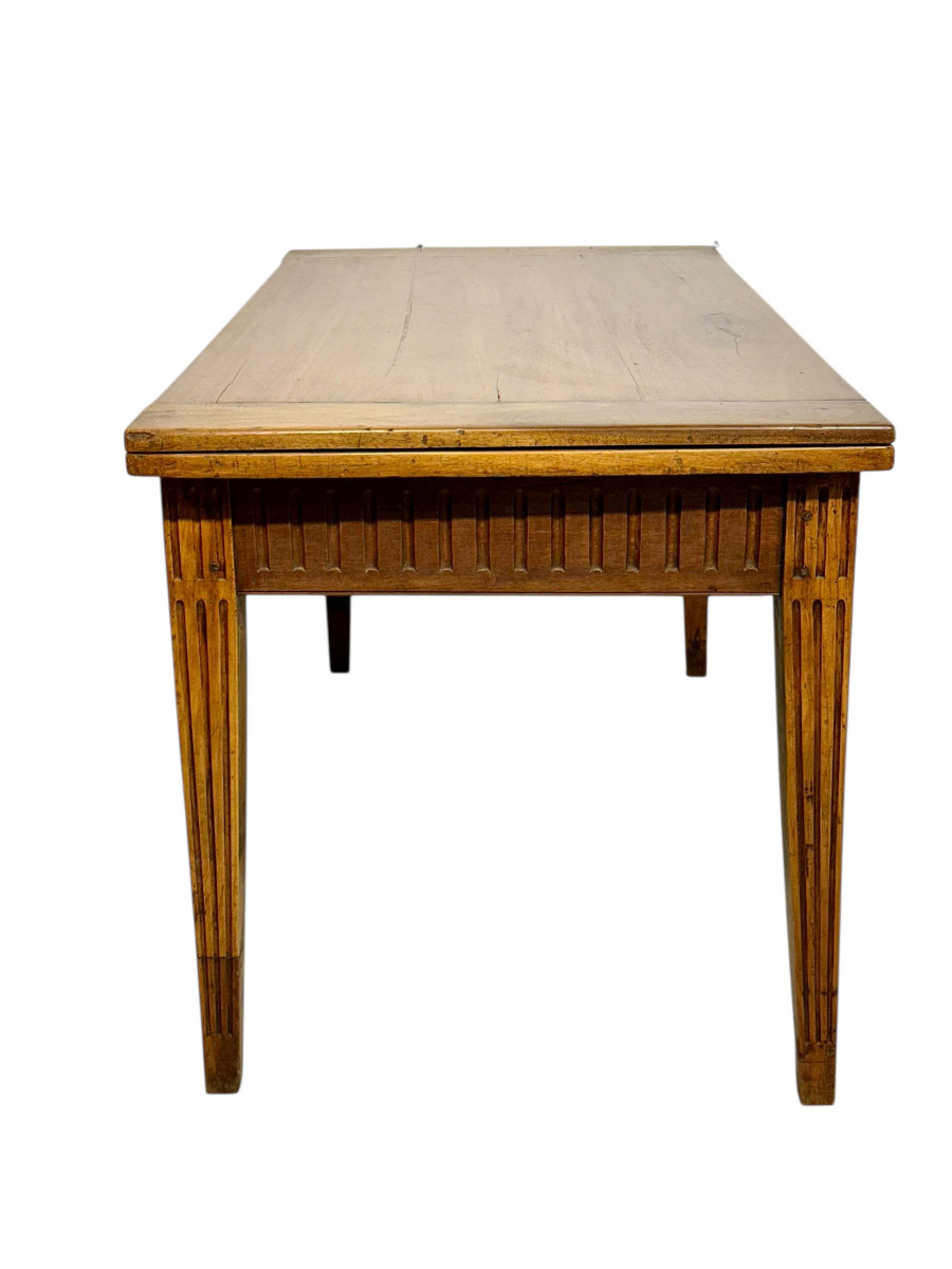 18th Century Louis XVI Walnut Table With Fluted Carvings