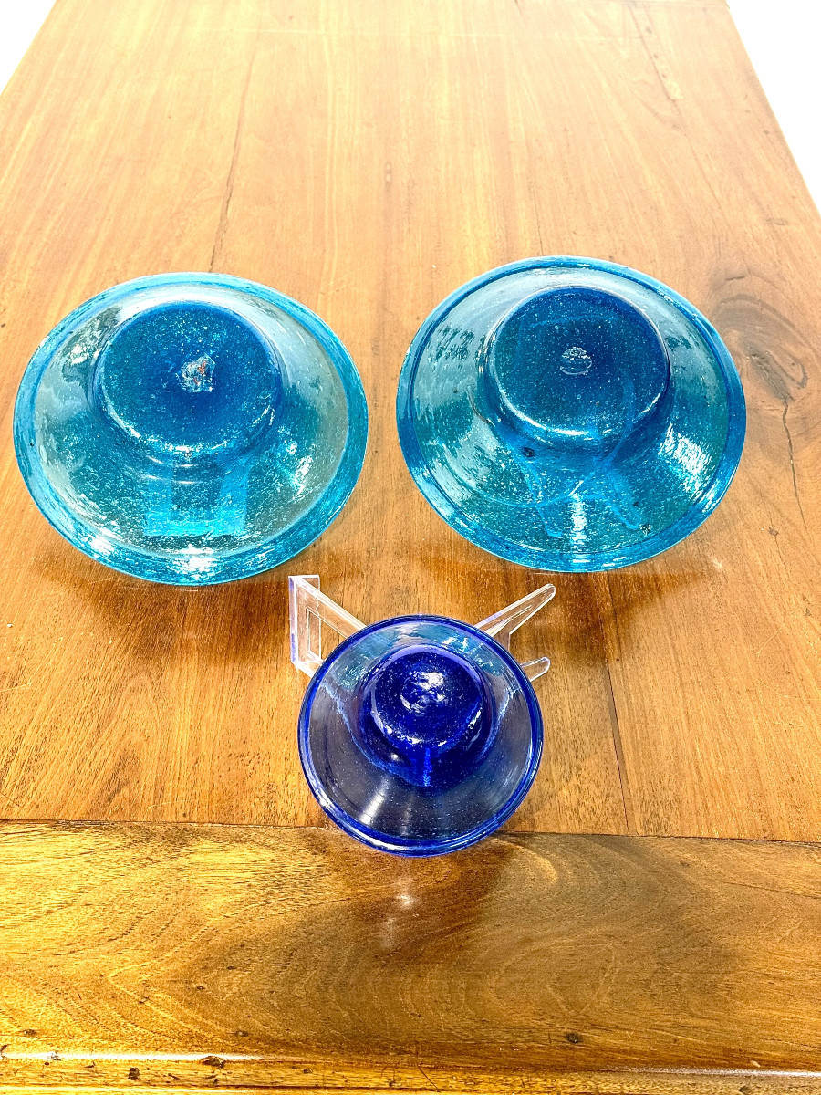 Ensemble de trois bols en verre biot bleu, XXe siècle-photo-4