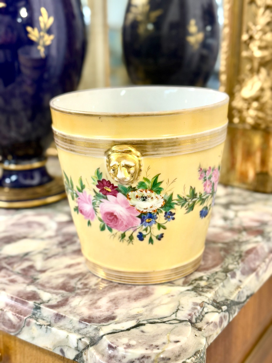 Cache-pot en Porcelaine de Paris du XIXe siècle, orné de fleurs peintes à la main-photo-2