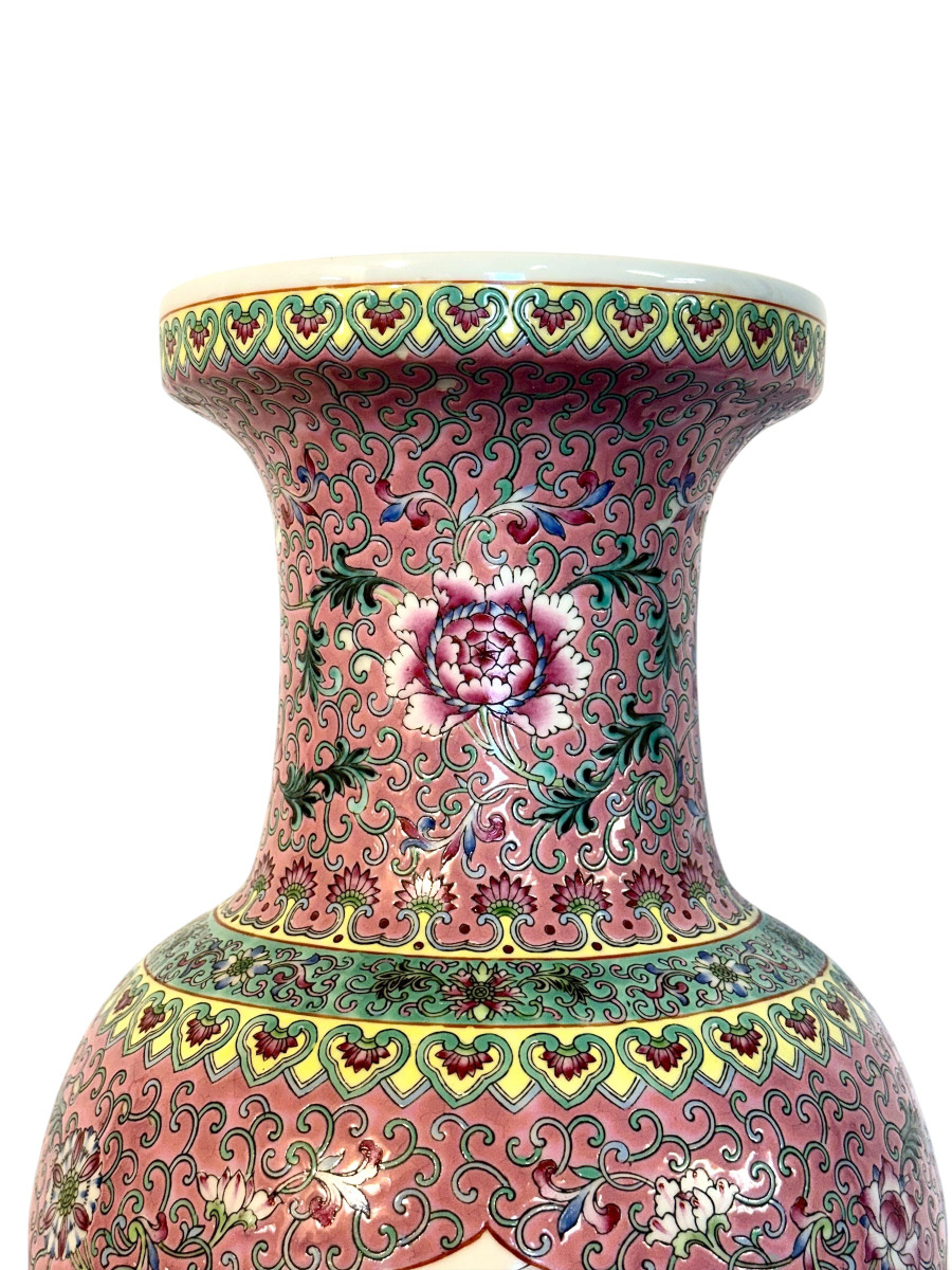 Large Chinese Famille Rose Porcelain Vase With Peacocks-photo-1