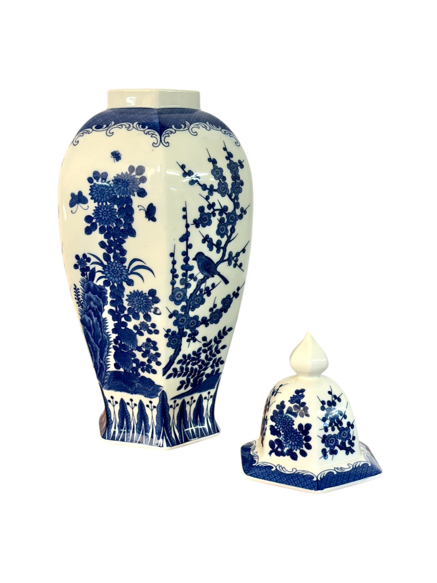 Large Blue And White Hexagonal Lidded Porcelain Vase, Chinoiserie-photo-3