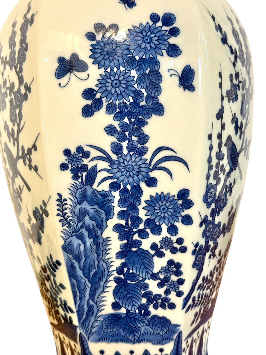 Large Blue And White Hexagonal Lidded Porcelain Vase, Chinoiserie-photo-3