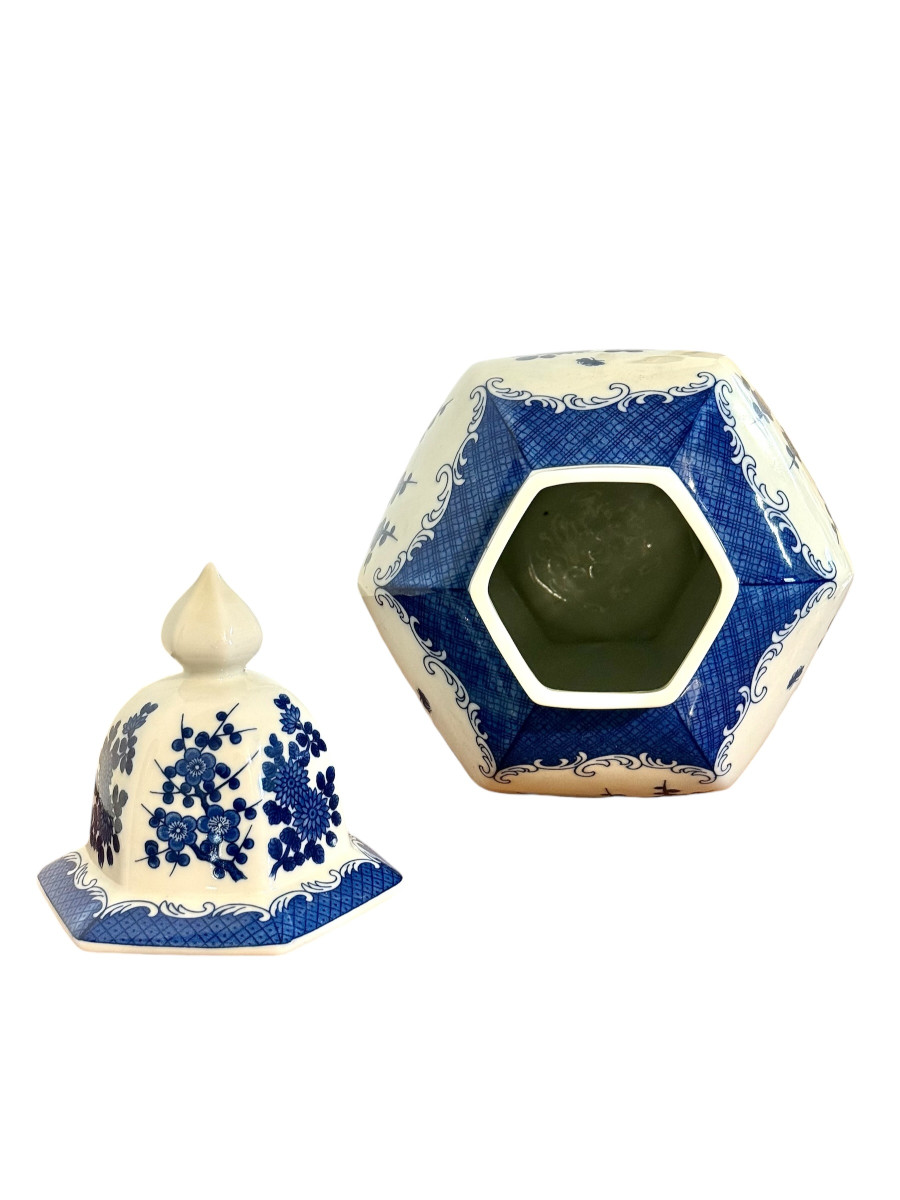 Large Blue And White Hexagonal Lidded Porcelain Vase, Chinoiserie-photo-7