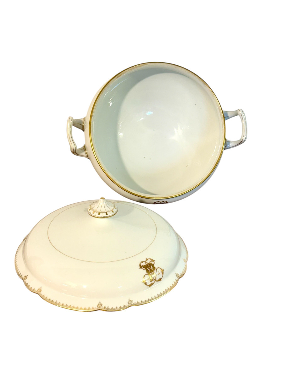 Soupière en porcelaine de Limoges de Charles Pillivuyt, monogramme doré-photo-3