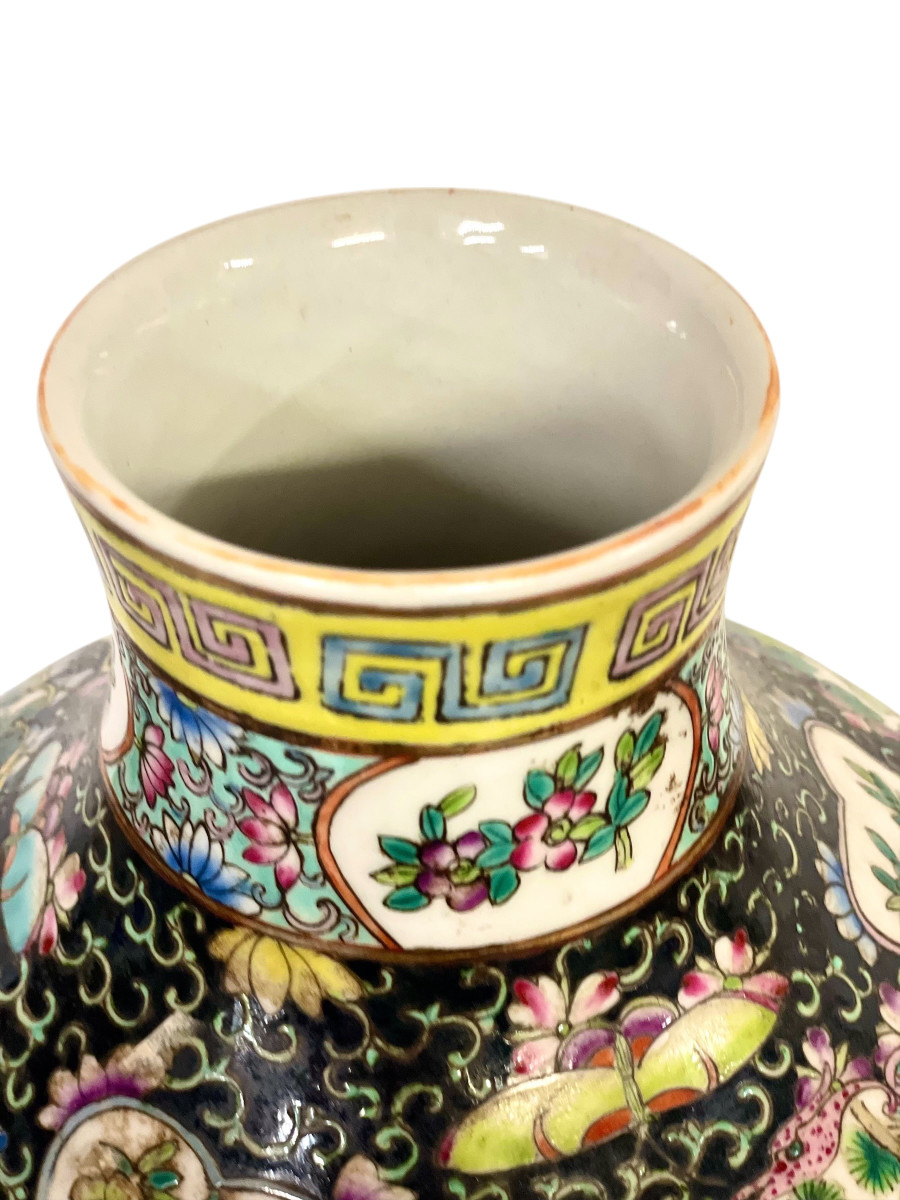 Large Chinese Famille Noire Porcelain Vase With Birds And Floral Panels-photo-4