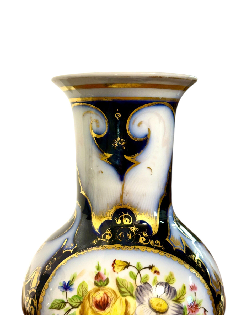 Paire de vases en porcelaine de Paris, bleu cobalt et doré, XIXe siècle-photo-1