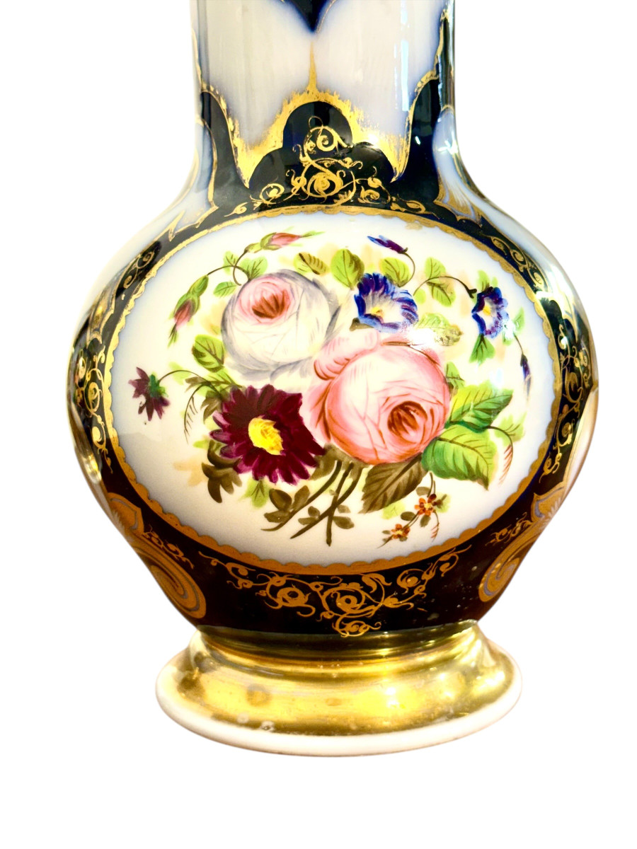 Paire de vases en porcelaine de Paris, bleu cobalt et doré, XIXe siècle-photo-7