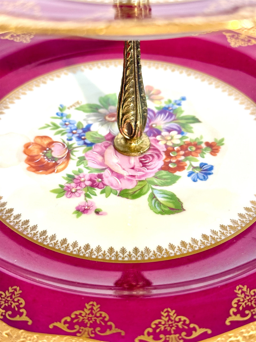 Centre de table à trois étages en porcelaine de Limoges Ribes, décor doré et floral-photo-1