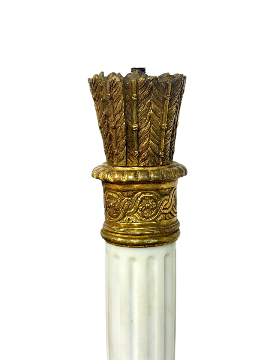 Pied de lampe de style Empire du XIXe siècle, en bronze doré et marbre de Carrare-photo-3