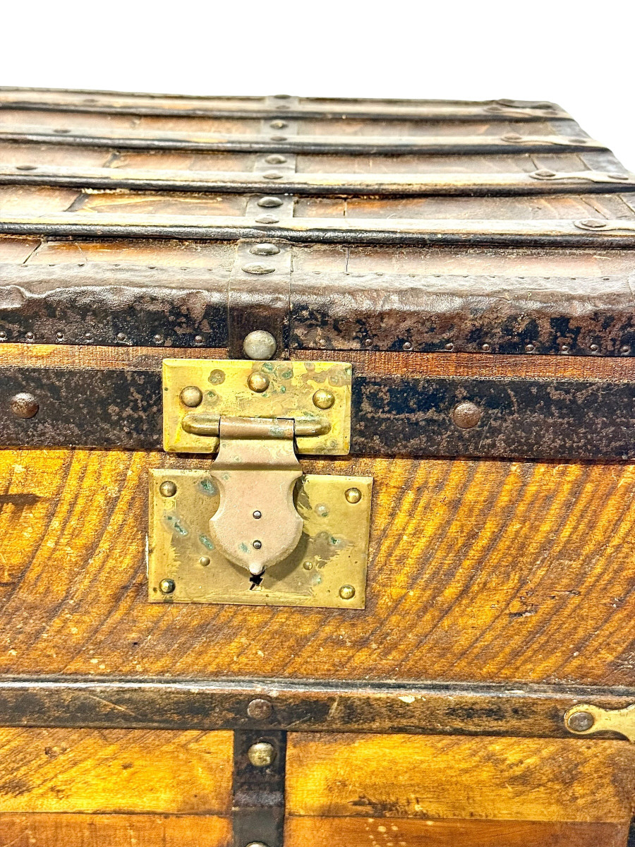 Malle de voyage en bois du XIXe siècle avec sangles en fer -photo-1