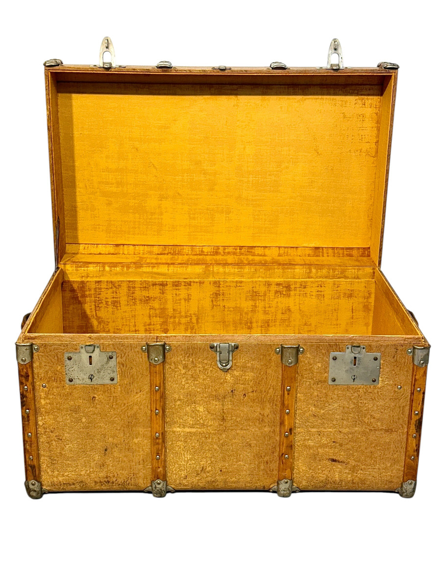 19th Century Wood And Leather Travel Trunk With Velvet Interior-photo-2