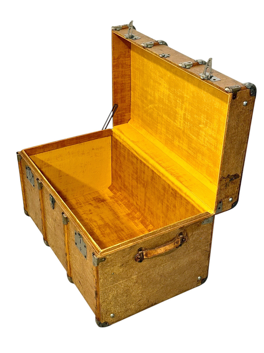 19th Century Wood And Leather Travel Trunk With Velvet Interior-photo-3
