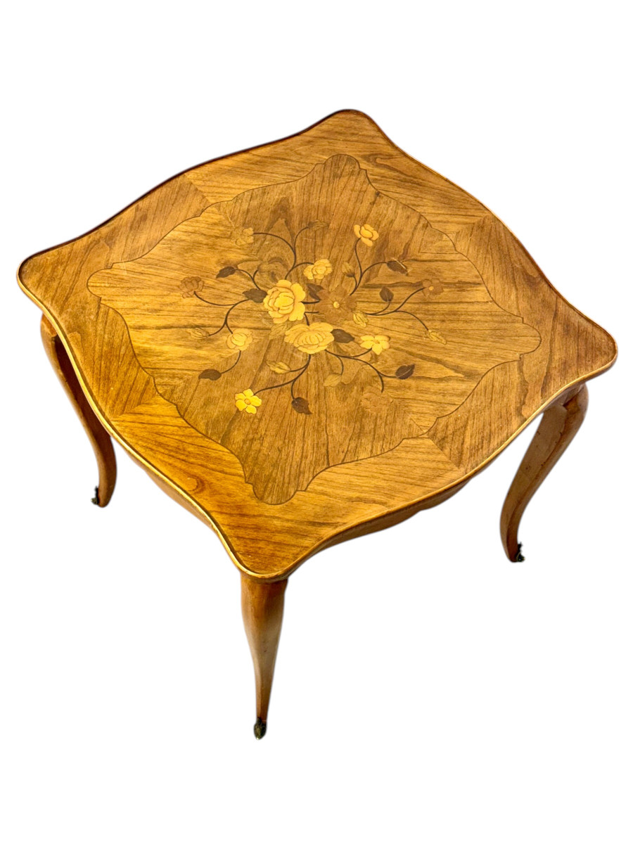 Table basse en marqueterie de noyer français, incrustation florale, milieu du XXe siècle.-photo-4