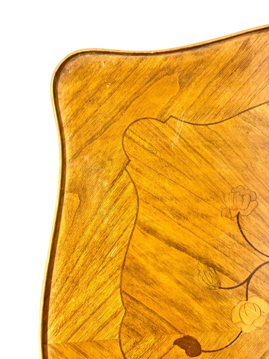 Table basse en marqueterie de noyer français, incrustation florale, milieu du XXe siècle.-photo-5