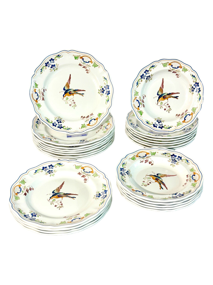 46-pieces French Faience Dinner Service, "cléry"  By Moustiers-photo-4