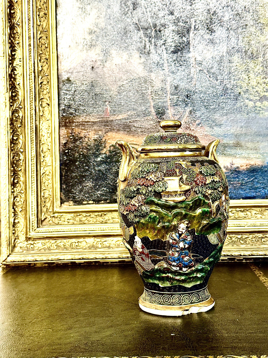 Vase couvert Satsuma Moriage japonais à décor figuratif-photo-2