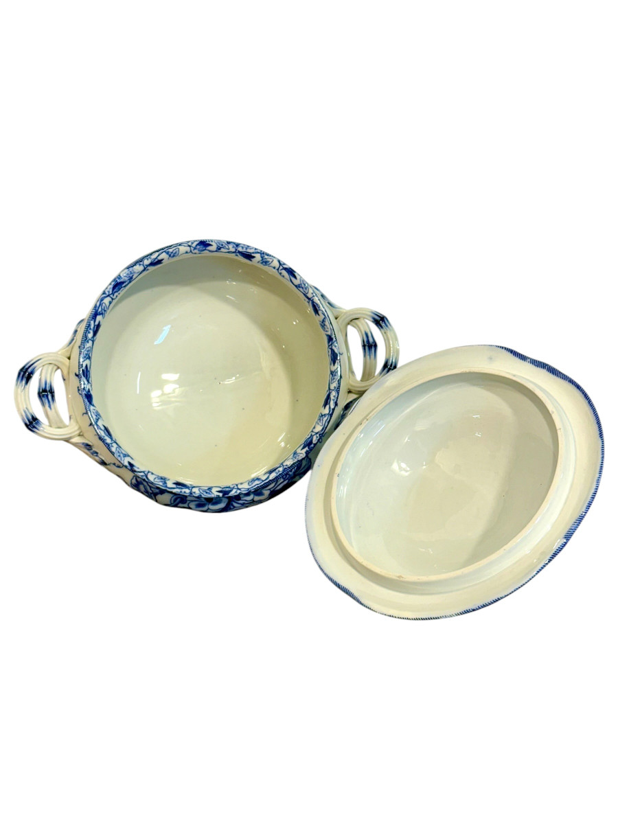 19th Century Creil Montereau Flora White And Blue Faience Tureen And Platters-photo-2