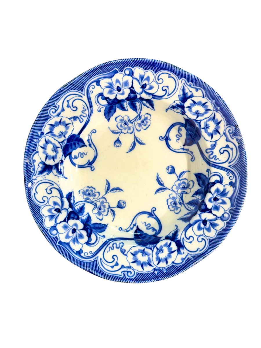 19th Century Creil Montereau Flora White And Blue Faience Tureen And Platters-photo-3