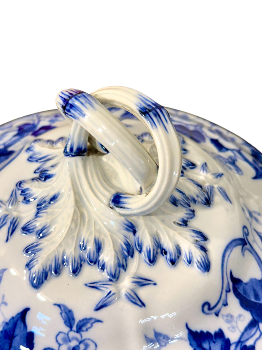 19th Century Creil Montereau Flora White And Blue Faience Tureen And Platters-photo-5