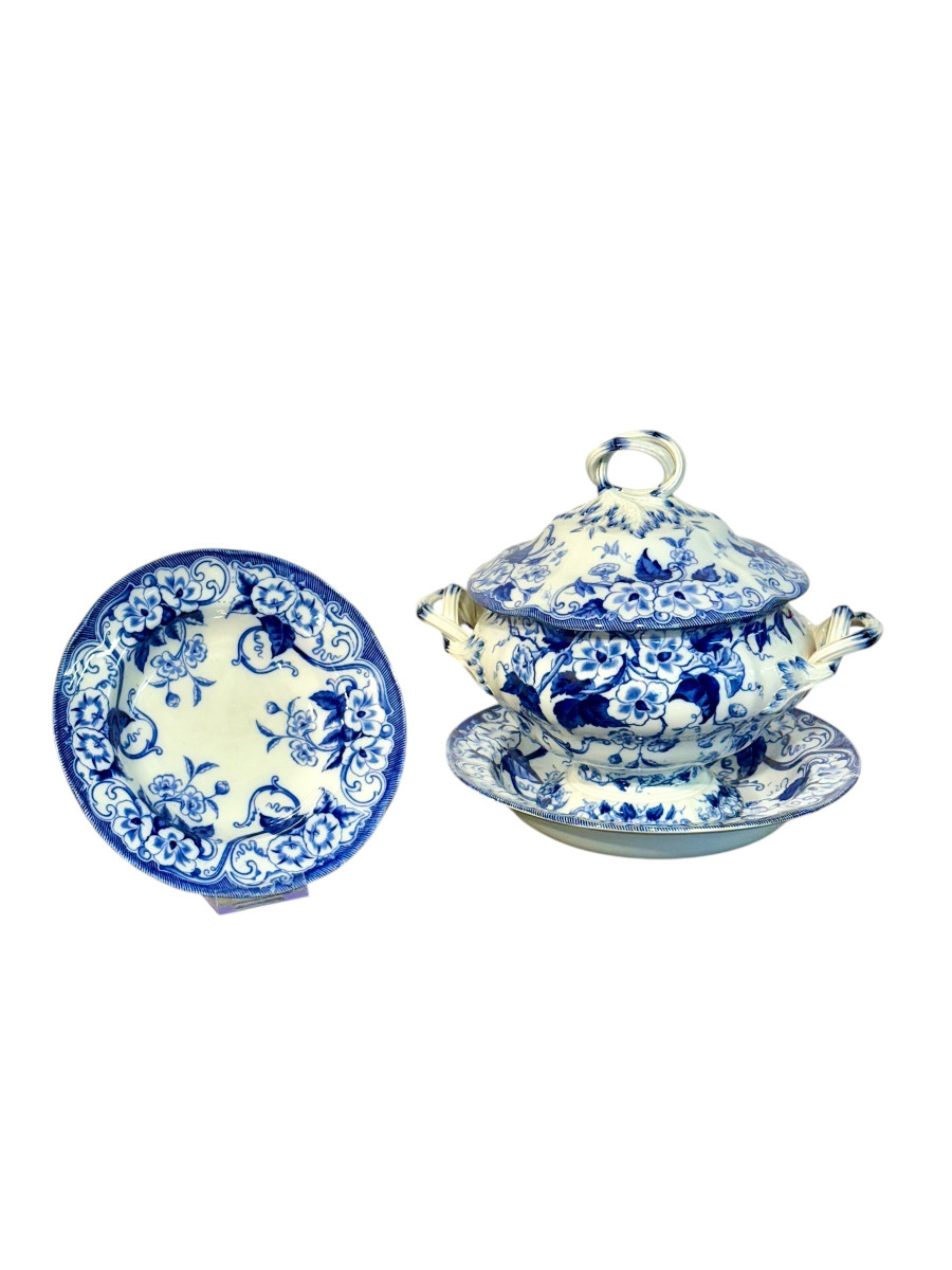 19th Century Creil Montereau Flora White And Blue Faience Tureen And Platters-photo-8