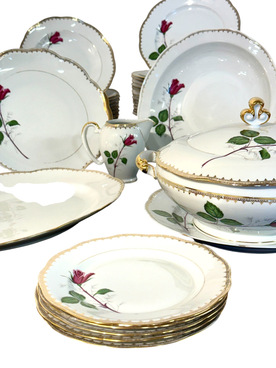 Service de table en porcelaine française à motif de rose, 45 pièces-photo-4