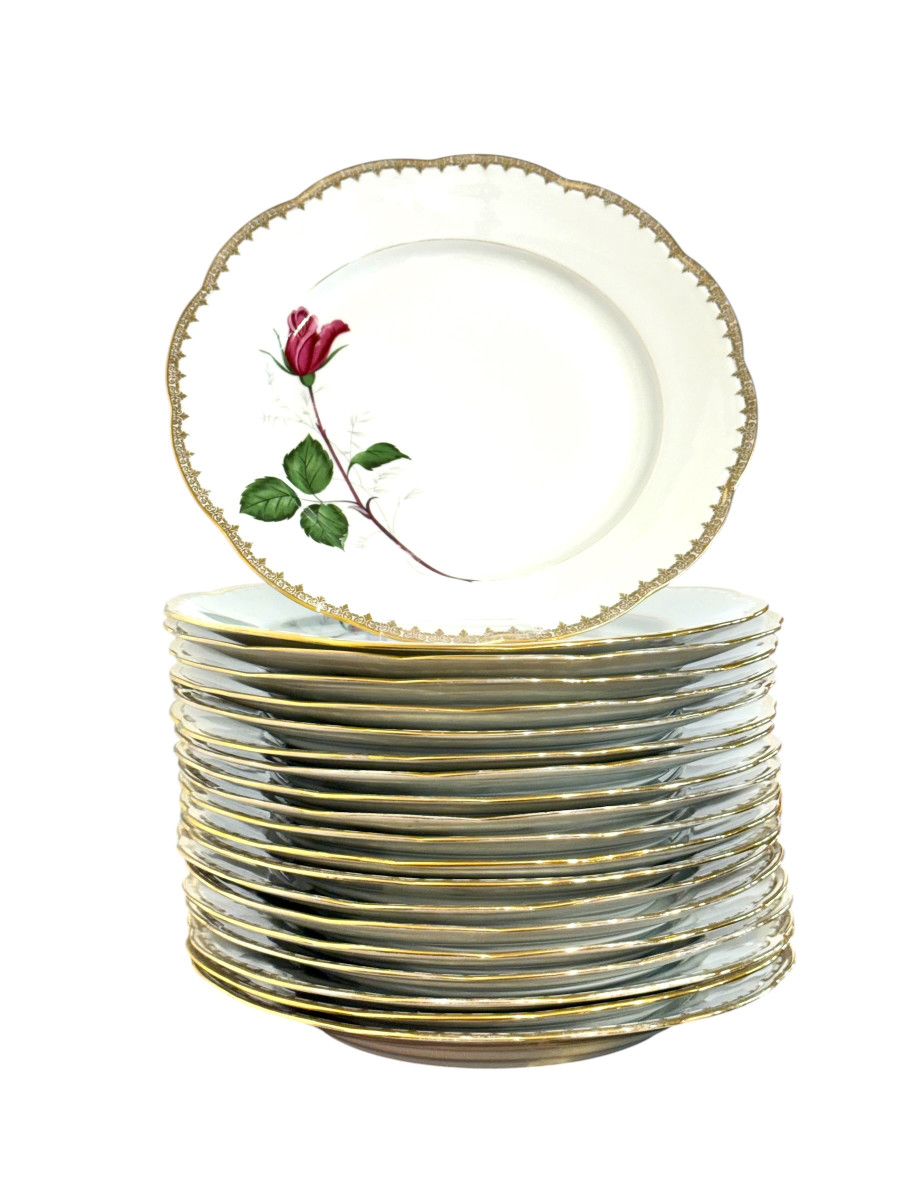 Service de table en porcelaine française à motif de rose, 45 pièces-photo-2