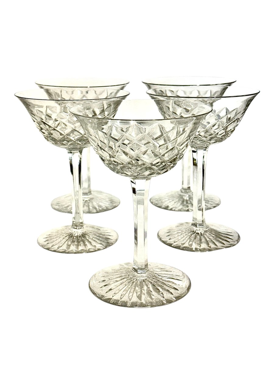 Set de cinq coupes à Champagne en Cristal Baccarat Modèle " Burgos"