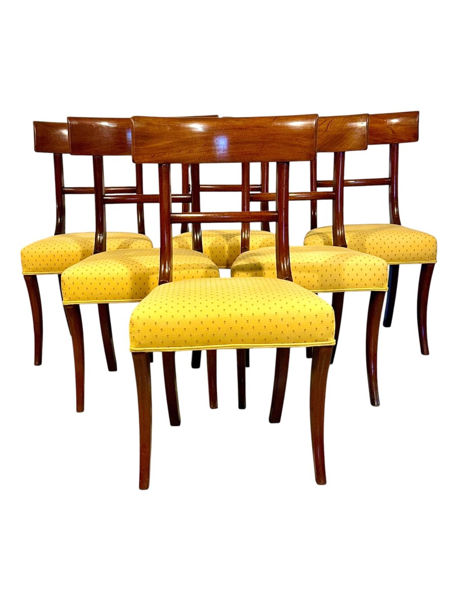 Set de six chaises de salle à manger anglaises en noyer, XIXe siècle