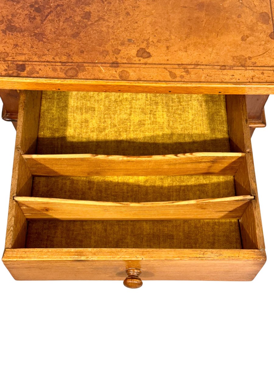 Bureau plat en noyer et cuir d'époque Louis XVI, France XVIIIe siècle-photo-4