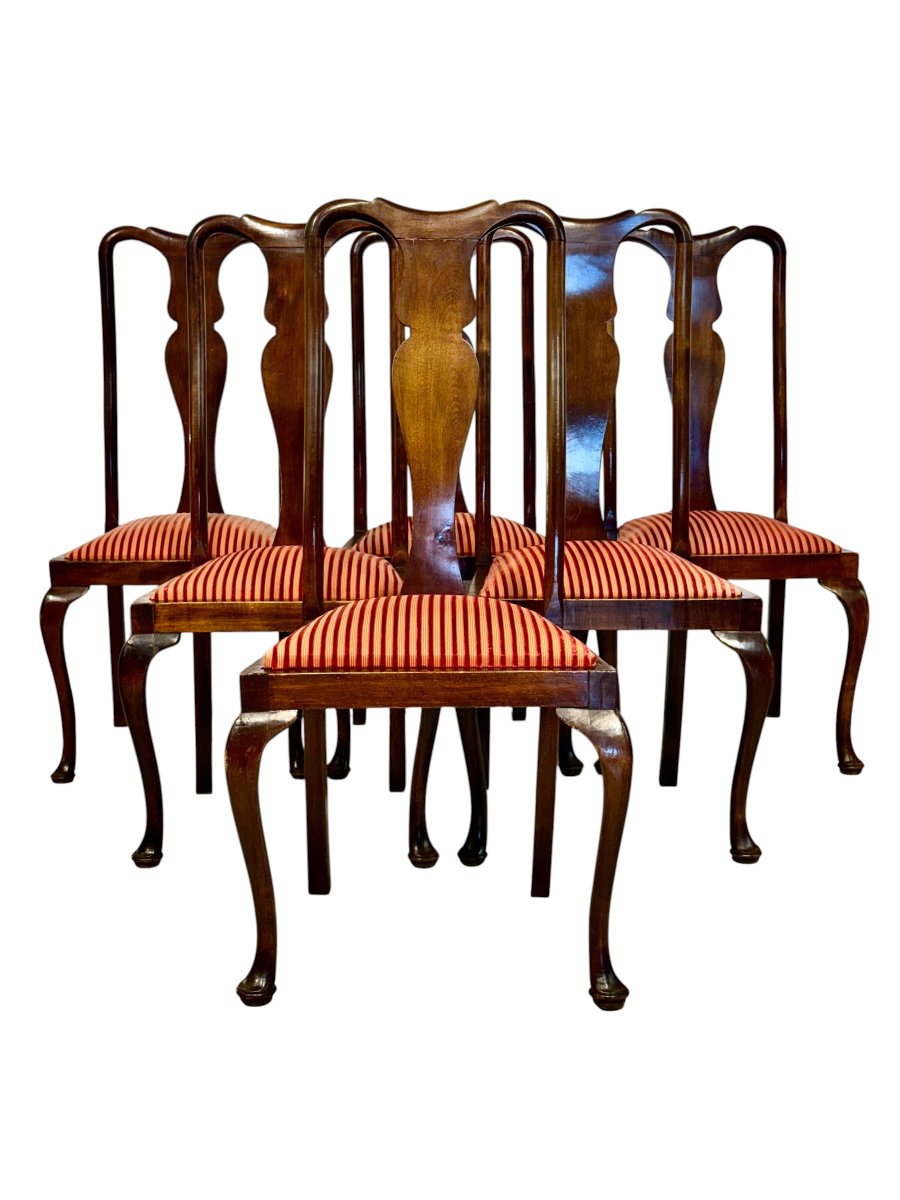 Ensemble de six chaises de salle à manger anglaises en noyer, époque géorgienne (XIXe siècle)