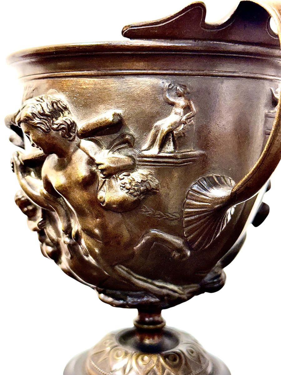 Pair Of 19th Century French Bronze Urns On Marble Pedestals-photo-3