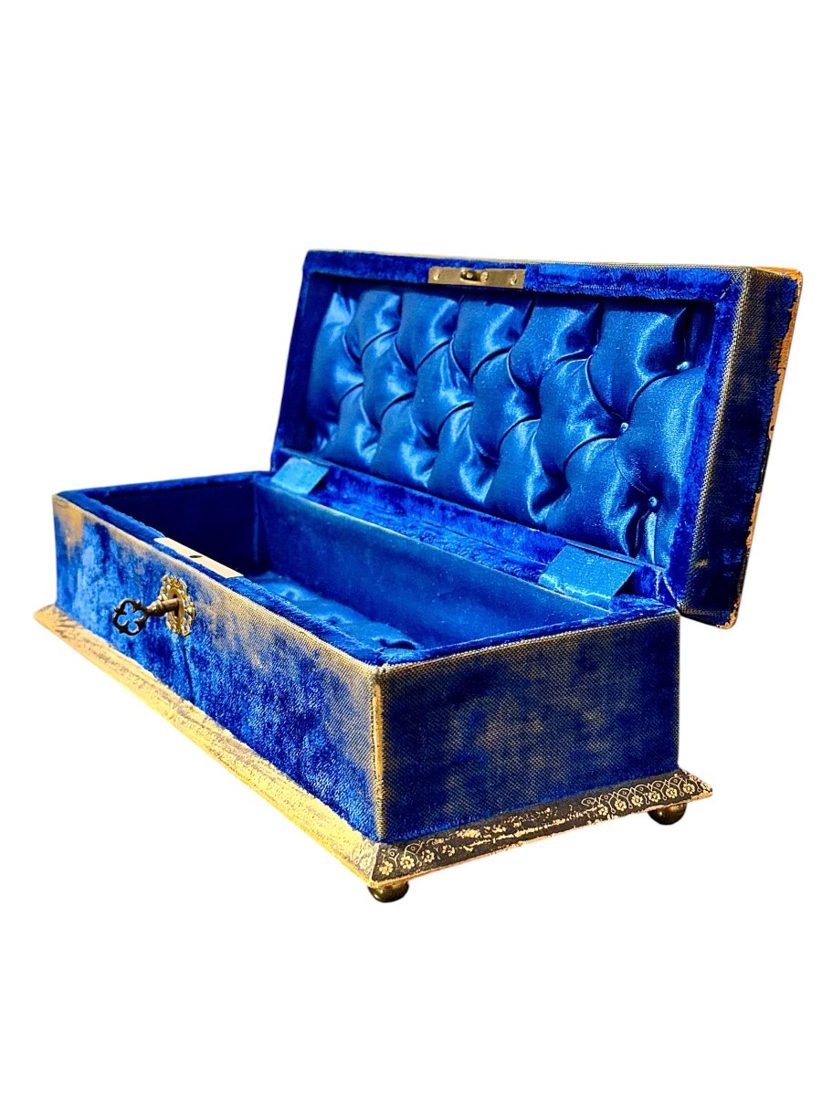 Boîte à bijoux du XIXe siècle en velours bleu avec galon doré, France-photo-1