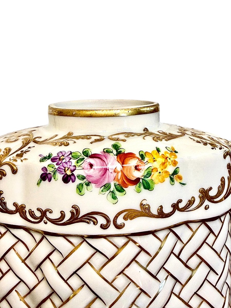 Boîte à thé en porcelaine Le Tallec, peinte à la main et dorée, France, vers 1950-photo-1