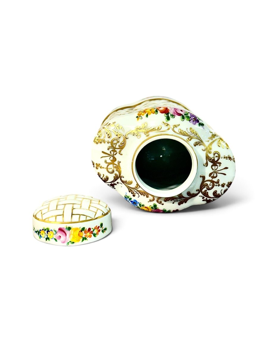 Boîte à thé en porcelaine Le Tallec, peinte à la main et dorée, France, vers 1950-photo-5