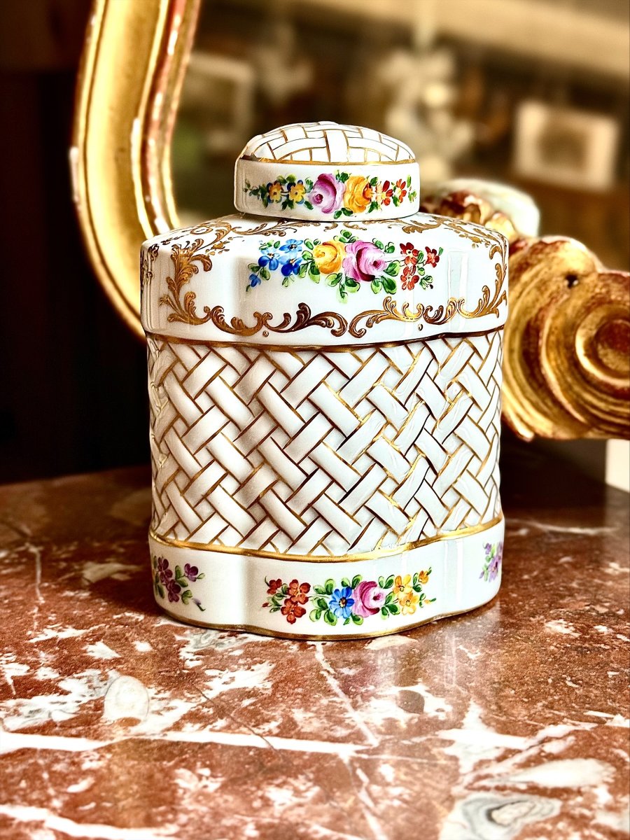 Boîte à thé en porcelaine Le Tallec, peinte à la main et dorée, France, vers 1950-photo-6